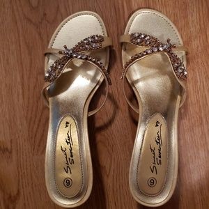 Sweet Seventeen gold dragonfly sandals NWOB
